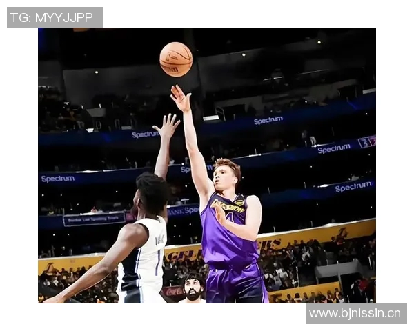 湖人三巨头同场表现不佳每百回合净负89分却有两人净胜139分